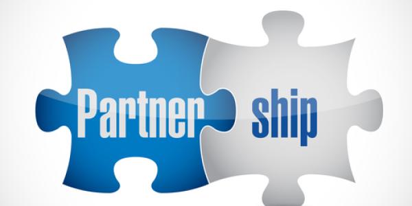 jigsaw pieces forming partnership